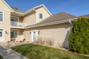 W397N5883 Autumn Woods Dr, Oconomowoc, WI 53066 - Photo 1