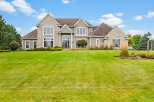 W291N3363 Summerhill Rd, Delafield, WI 53072 - Photo 1
