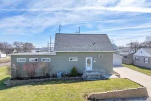 1913 Elm Ave, Sheboygan, WI 53081 - Photo 1