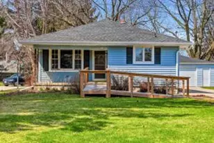 322 S Park St, Oconomowoc, WI 53066 - Photo 1
