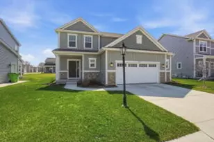 547 Wild Oak Rd, Hartland, WI 53029 - Photo 1