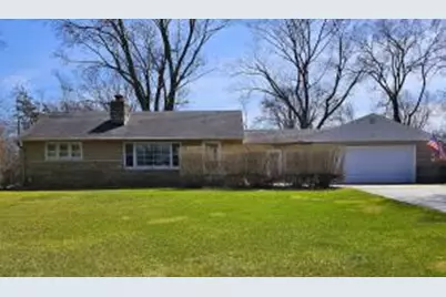 N81W15815  Robinhood Dr, Menomonee Falls, WI 53051 - Photo 1