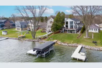 5530 W Lake Dr, West Bend, WI 53095 - Photo 1