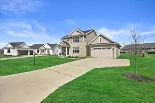N62W21744 Masters Dr, Menomonee Falls, WI 53051 - Photo 1