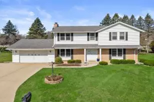 7245 N Wayside Ct, Glendale, WI 53209 - Photo 1