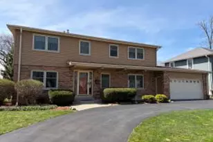 5129 N Woodburn St, Whitefish Bay, WI 53217 - Photo 1