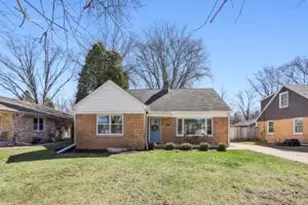 8112 N Santa Monica Blvd, Fox Point, WI 53217 - Photo 1