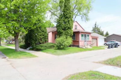 120  21st St, La Crosse, WI 54601 - Photo 1