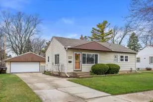 4129 S Kingan Ave, Saint Francis, WI 53235 - Photo 1