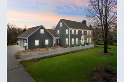 W289N3344  Lost Creek Ct, Delafield, WI 53072 - Photo 1
