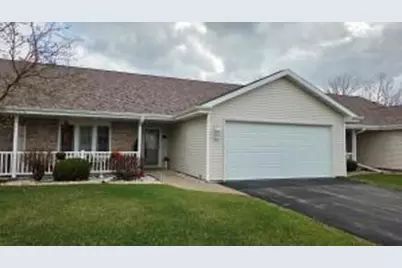 104  Queens Way, Fond du Lac, WI 54935 - Photo 1