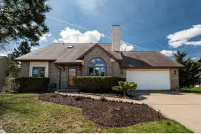 N75W23419 N Ridgeview Cir, Sussex, WI 53089 - Photo 1