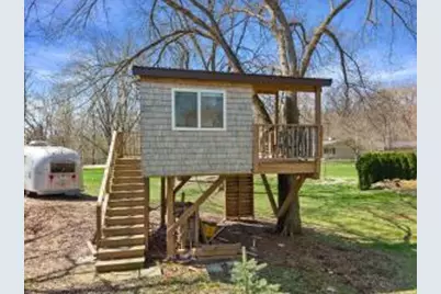 9432 W Garden Ct, Hales Corners, WI 53130 - Photo 5