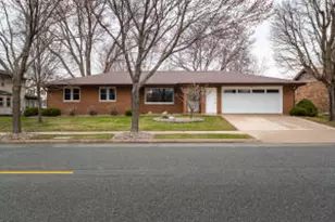 705 Grove St, Onalaska, WI 54650 - Photo 1