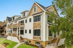 2606 E Park Pl, Milwaukee, WI 53211 - Photo 1