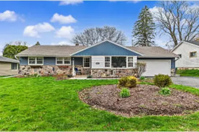 4662 N Parkside Dr, Wauwatosa, WI 53225 - Photo 1