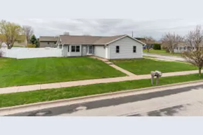 812  Silver Dr, Holmen, WI 54636 - Photo 1