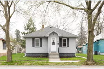 2008  Onalaska Ave, La Crosse, WI 54603 - Photo 1