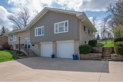 657  Brandt Ct, Pewaukee, WI 53072 - Photo 1