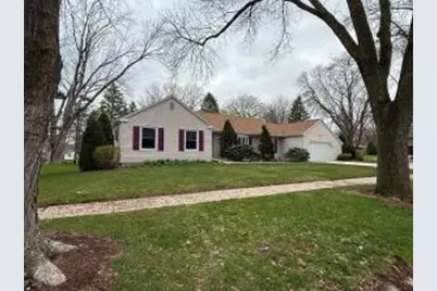 811  Ellen Ln, Fond du Lac, WI 54935 - Photo 1