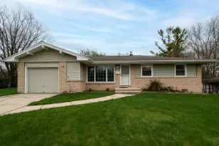 5207 Oakton Ln, Greendale, WI 53219 - Photo 1
