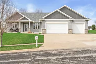 503 Russell Dr, Holmen, WI 54636 - Photo 1