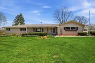 531 Lookout Dr, Pewaukee, WI 53072 - Photo 1