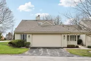 10042 N Holmes Ct, Mequon, WI 53092 - Photo 1
