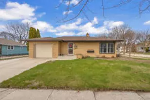 904 Mead Ave, Sheboygan, WI 53081 - Photo 1