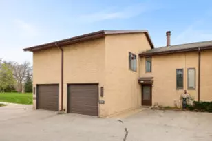 3354 East Ave, La Crosse, WI 54601 - Photo 1