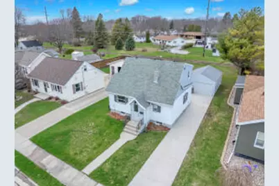 1216  Arlington Ave, Manitowoc, WI 54220 - Photo 1