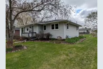 421 N Lincoln St, Elkhorn, WI 53121 - Photo 1