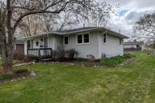 421 N Lincoln St, Elkhorn, WI 53121 - Photo 1