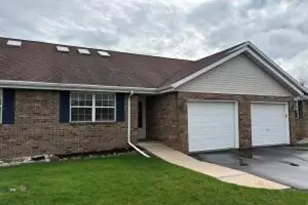 321 Davis St, Elkhorn, WI 53121 - Photo 1