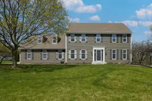 N49W16206 Graysland Dr, Menomonee Falls, WI 53051 - Photo 1