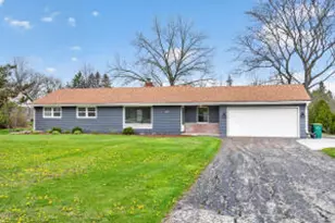 1704 W El Rancho Dr, Mequon, WI 53092 - Photo 1