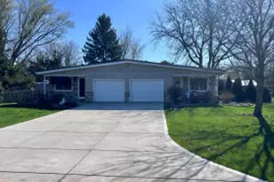 270 N Arlington Ave, North Prairie, WI 53153 - Photo 1