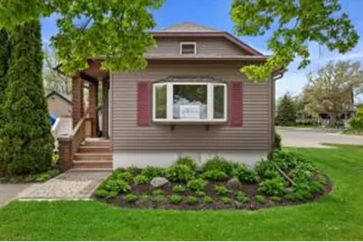 752  Wells St, Lake Geneva, WI 53147 - Photo 1