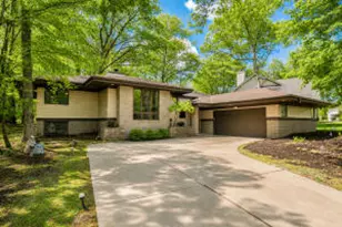 6746 S 35th St, Franklin, WI 53132 - Photo 1