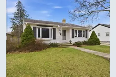 511  Oak St, Manitowoc, WI 54220 - Photo 1