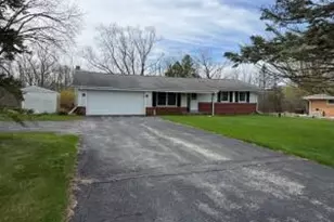 17085 W Salentine Dr, New Berlin, WI 53151 - Photo 1