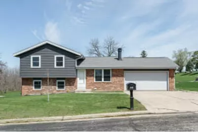 900  Hillside Ln, Watertown, WI 53098 - Photo 1