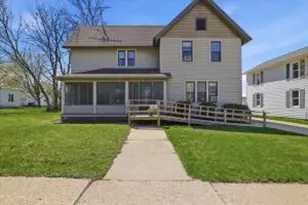 513 Clyman St, Watertown, WI 53094 - Photo 1