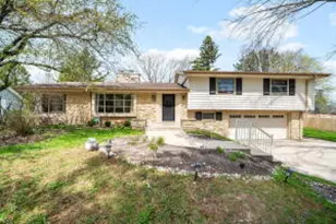2526 W Dunwood Rd, Glendale, WI 53209 - Photo 1