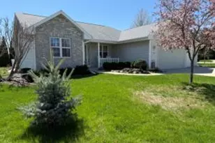 204 Wollet Dr, Fort Atkinson, WI 53538 - Photo 1