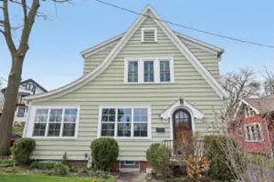 208 Oakland Ave, Waukesha, WI 53186 - Photo 1