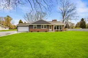 W228N3952 Crescent Dr, Pewaukee, WI 53072 - Photo 1