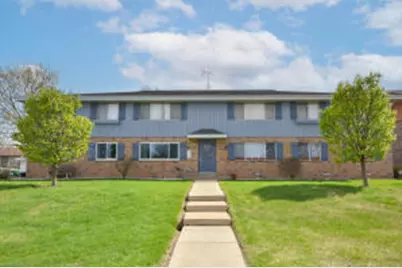 10237  Whitnall Edge Dr, Franklin, WI 53132 - Photo 1