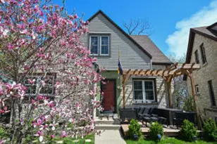 5418 W Notre Dame Ct, Milwaukee, WI 53208 - Photo 1