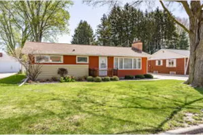 2317  31st St, La Crosse, WI 54601 - Photo 1